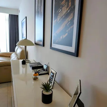 Апартаменты Stylish In The Prime Location