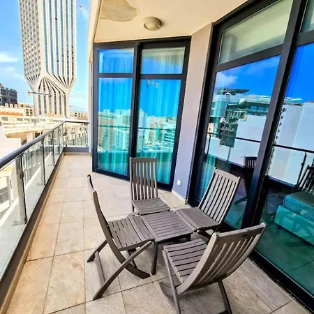 Stylish In The Prime Location * Saint Julian's
